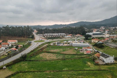 Terreno para Venda em Tamel (Santa Leocádia) e Vilar do Monte