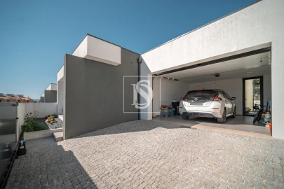 Moradia T3 para Venda em Manhente