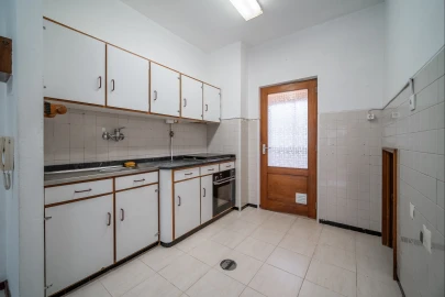 Apartamento T1 para Venda em Arcozelo