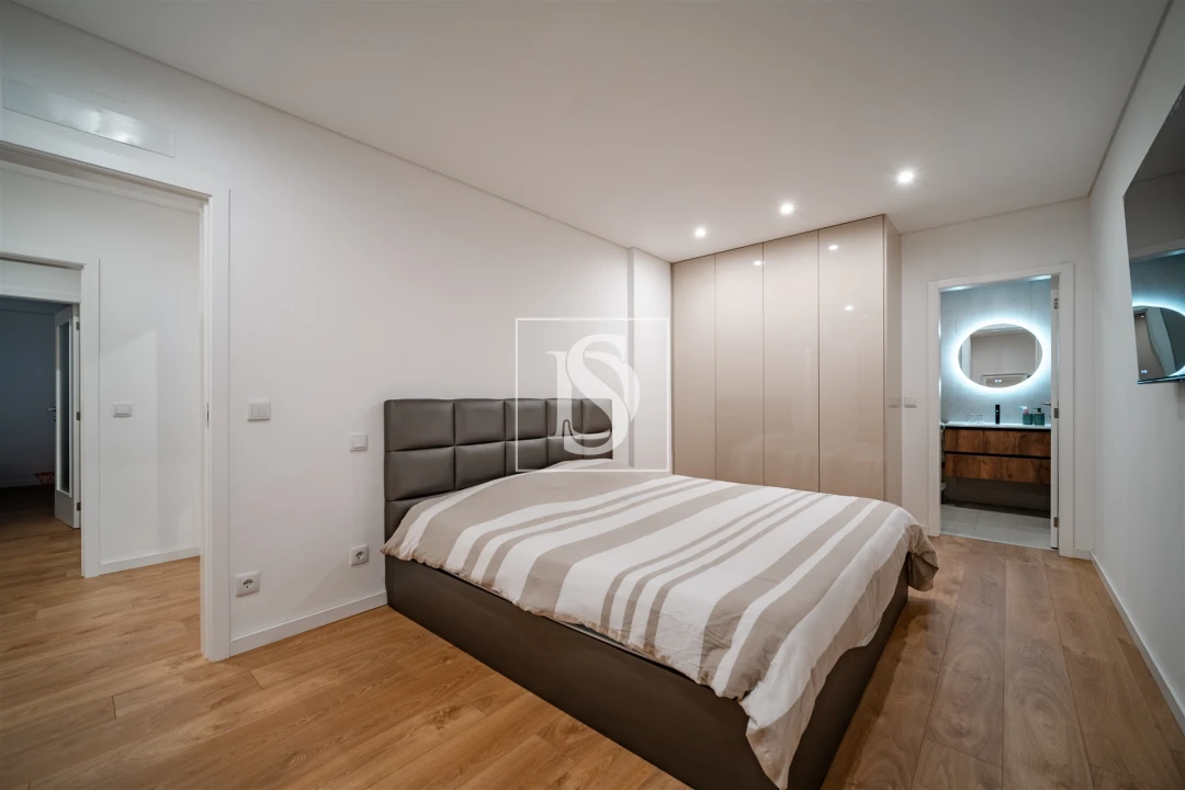 Apartamento T3 para Venda em Arcozelo Foto 9