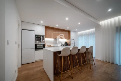 Apartamento T3 para Venda em Arcozelo