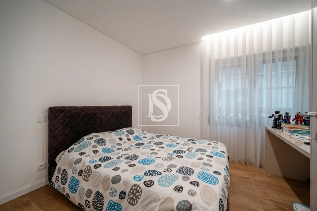 Apartamento T3 para Venda em Arcozelo Foto 13