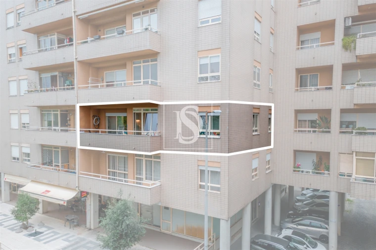 Apartamento T3 para Venda em Arcozelo Foto 17