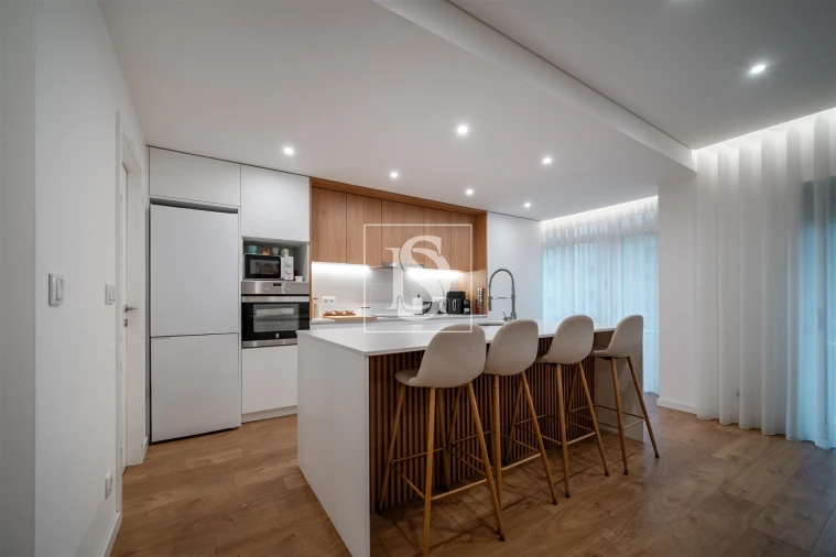 Apartamento T3 para Venda em Arcozelo Foto 3