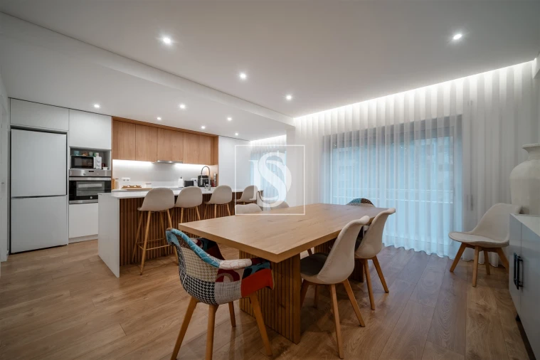 Apartamento T3 para Venda em Arcozelo Foto 4