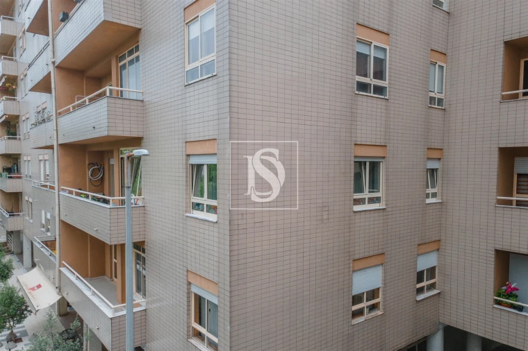 Apartamento T3 para Venda em Arcozelo Foto 16