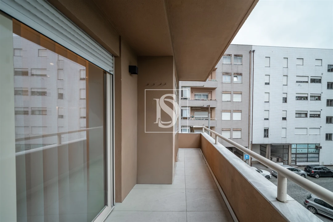 Apartamento T3 para Venda em Arcozelo Foto 14