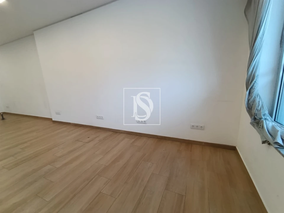 Loja para Arrendamento em Balugães Foto 4