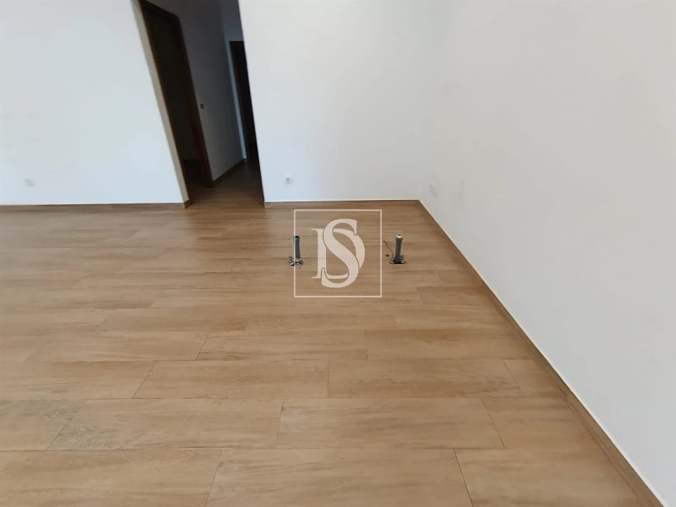 Loja para Arrendamento em Balugães Foto 2