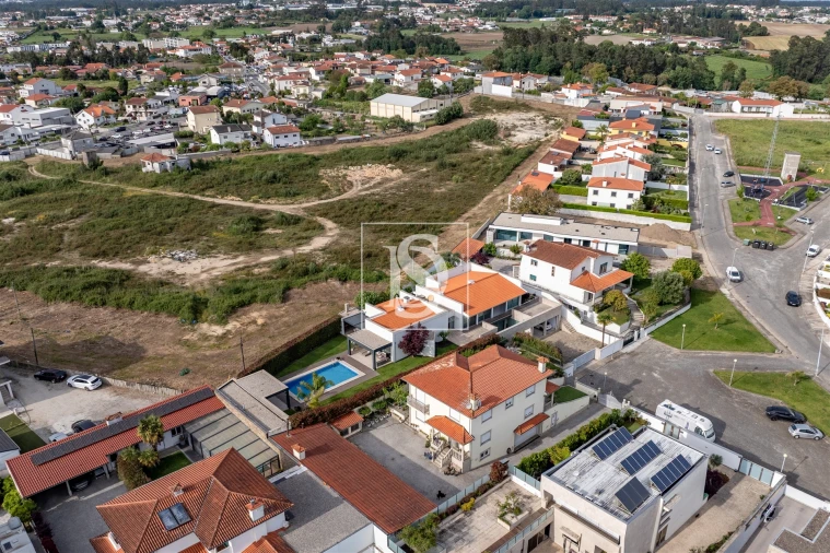 Moradia T4 para Venda em Tamel (São Verissimo) Foto 39