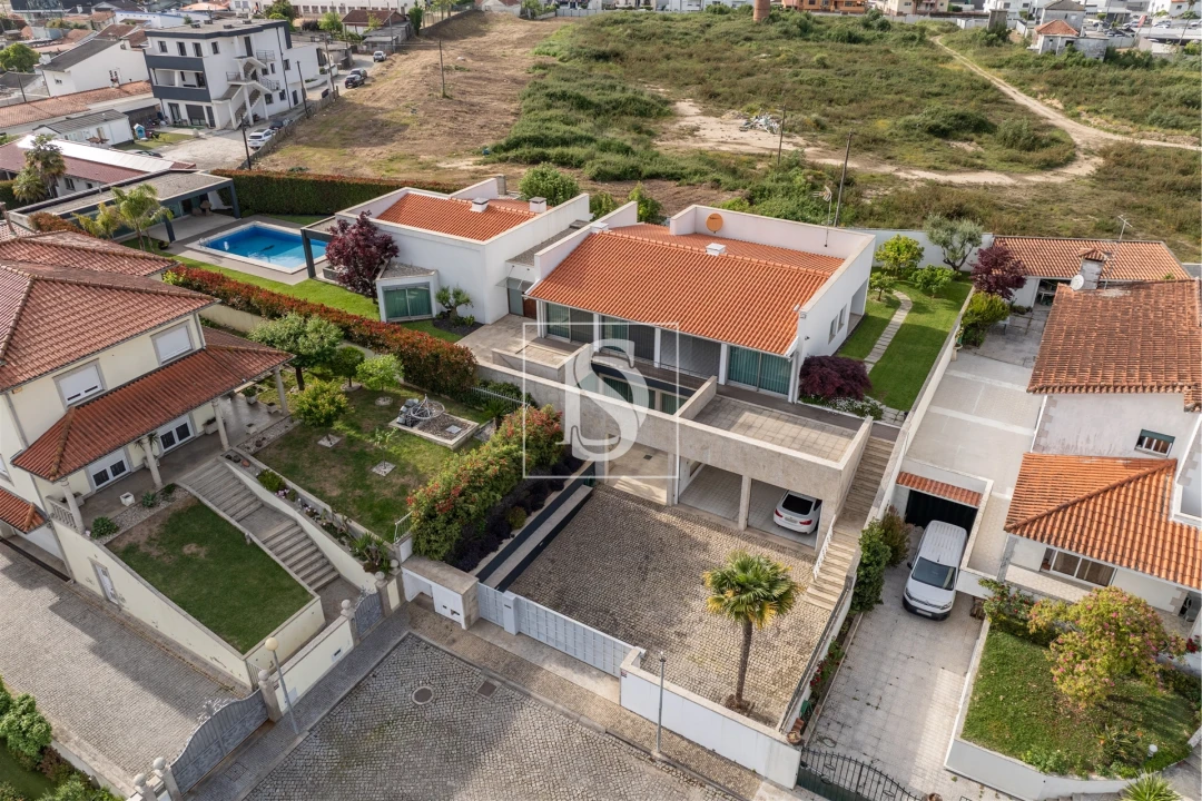 Moradia T4 para Venda em Tamel (São Verissimo) Foto 2