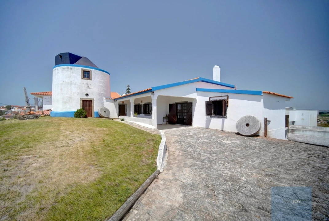 Moradia T2 para Venda em Encarnação Foto 1