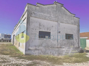Armazém para Venda em Estômbar e Parchal