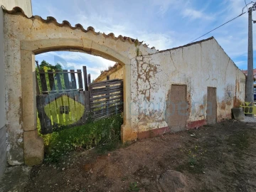 Moradia T4 para Venda em Alcantarilha e Pêra