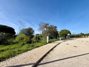 Terreno para Venda em Quarteira