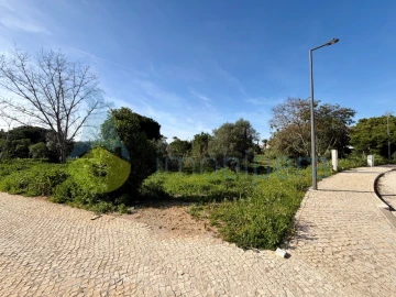 Terreno para Venda em Quarteira
