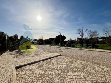 Terreno para Venda em Quarteira