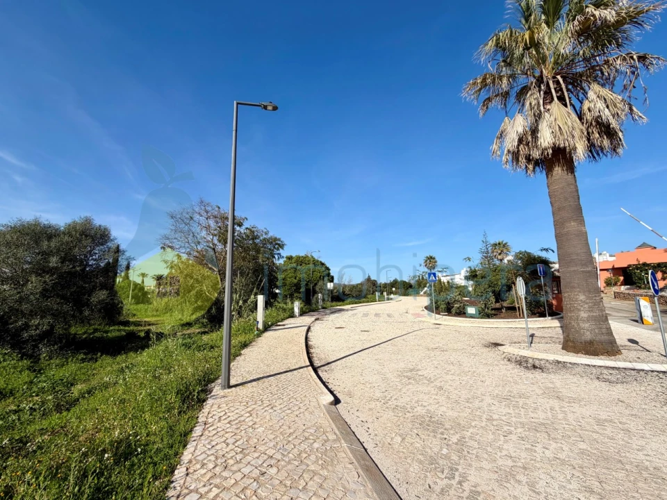 Terreno para Venda em Quarteira Foto 4