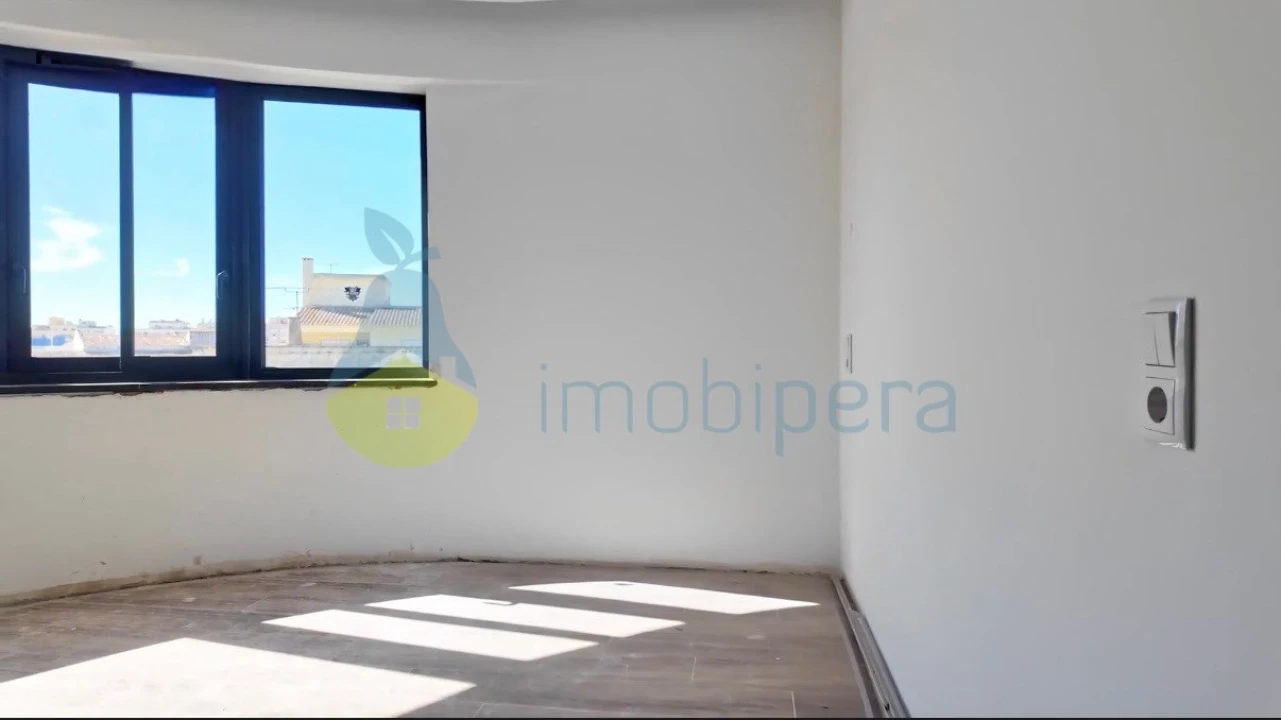 Prédio para Venda em Faro (Sé e São Pedro) Foto 3