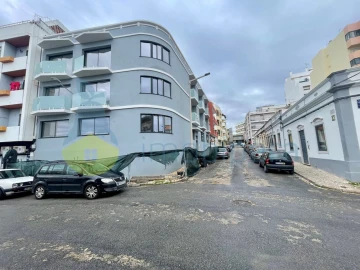 Prédio para Venda em Faro (Sé e São Pedro)