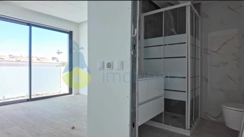 Prédio para Venda em Faro (Sé e São Pedro)
