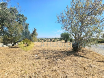Terreno para Venda em Albufeira e Olhos de Água