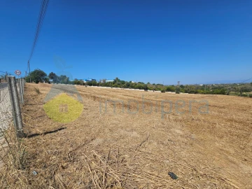 Terreno para Venda em Albufeira e Olhos de Água