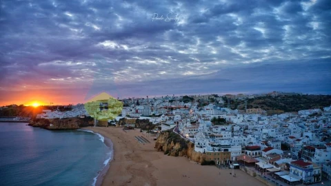 Terreno para Venda em Albufeira e Olhos de Água