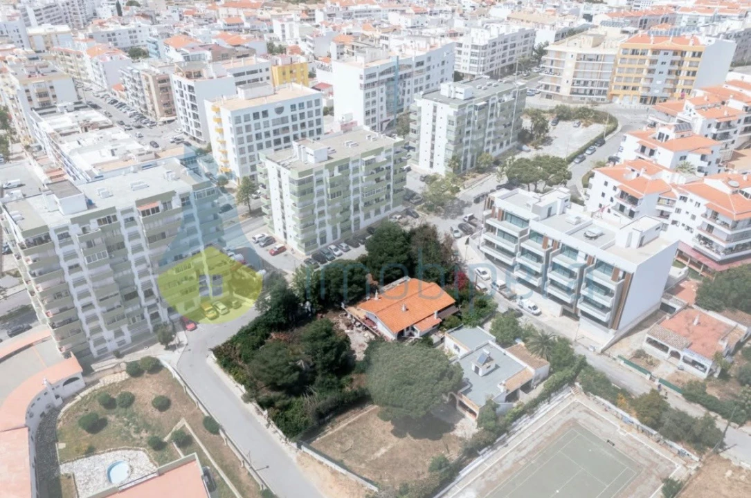 Terreno para Venda em Quarteira Foto 1