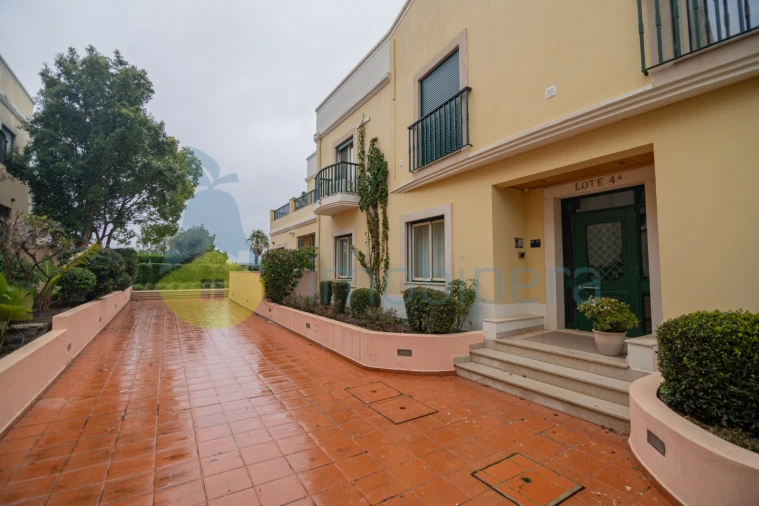 Apartamento T2 para Venda em Estômbar e Parchal Foto 27