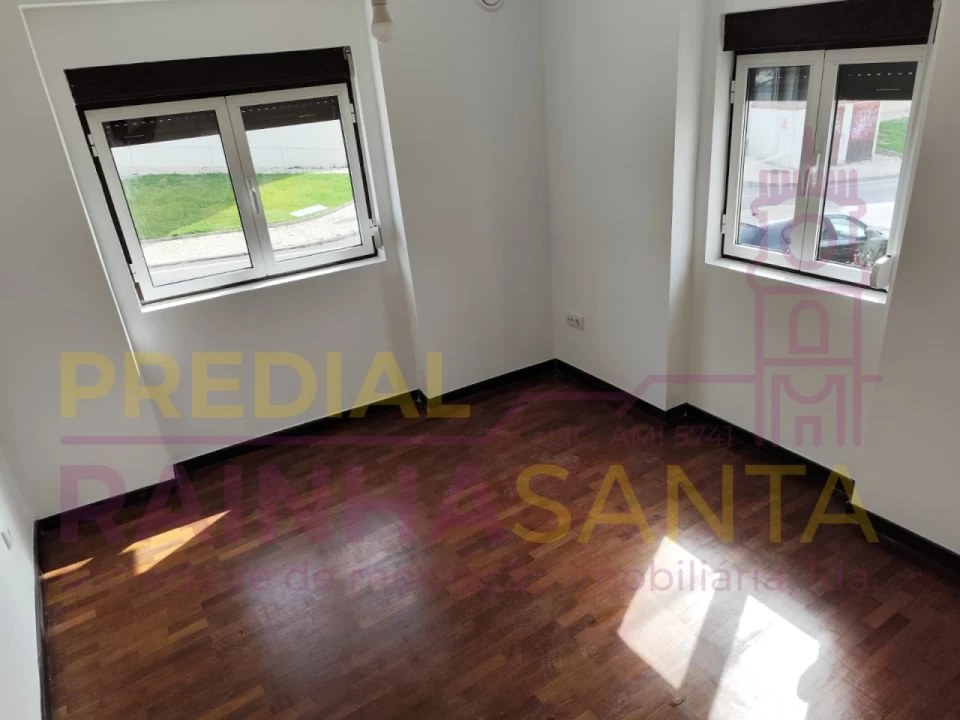 Moradia T4 para Venda em Marvila, Ribeira Santarém, São Salvador, São Nicolau Foto 6