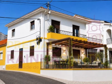 Moradia T4 para Venda em Marvila, Ribeira Santarém, São Salvador, São Nicolau