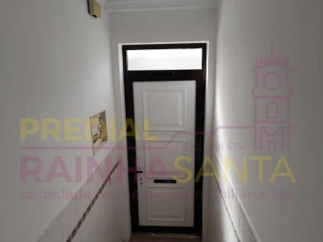 Moradia T4 para Venda em Marvila, Ribeira Santarém, São Salvador, São Nicolau