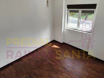 Moradia T4 para Venda em Marvila, Ribeira Santarém, São Salvador, São Nicolau