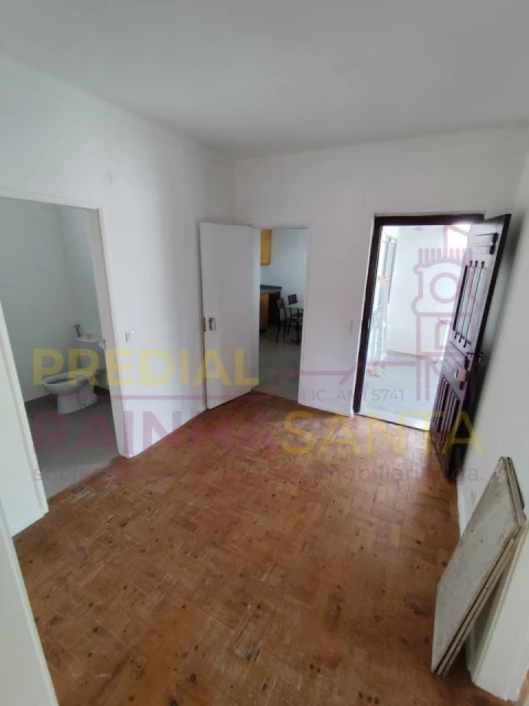 Moradia T4 para Venda em Marvila, Ribeira Santarém, São Salvador, São Nicolau