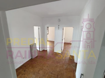 Moradia T4 para Venda em Marvila, Ribeira Santarém, São Salvador, São Nicolau