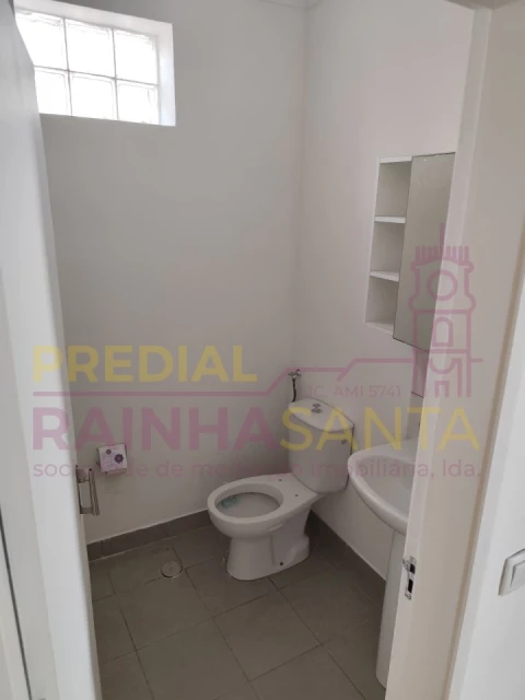 Moradia T4 para Venda em Marvila, Ribeira Santarém, São Salvador, São Nicolau