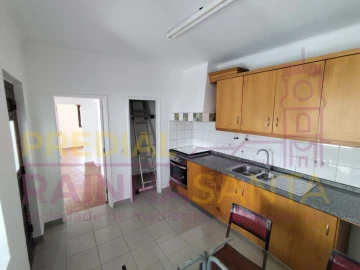 Moradia T4 para Venda em Marvila, Ribeira Santarém, São Salvador, São Nicolau