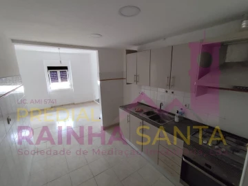 Moradia T4 para Venda em Marvila, Ribeira Santarém, São Salvador, São Nicolau