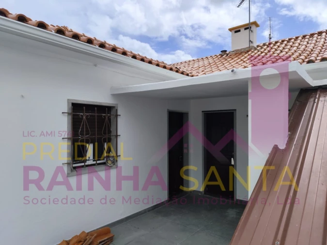 Moradia T4 para Venda em Marvila, Ribeira Santarém, São Salvador, São Nicolau Foto 3