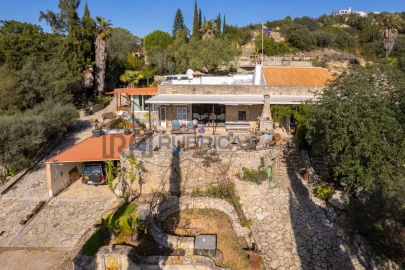 Moradia T4 para Venda em Loule (São Clemente)