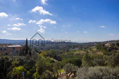 Moradia T4 para Venda em Loule (São Clemente)