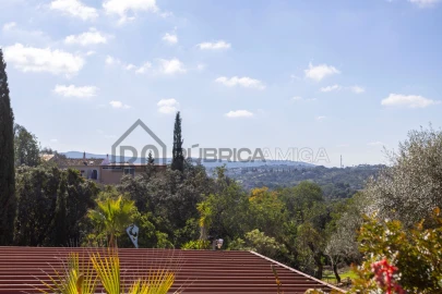 Moradia T4 para Venda em Loule (São Clemente)