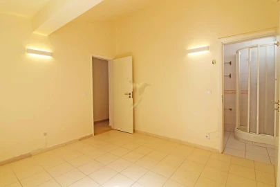 Moradia T4 para Venda em Albufeira e Olhos de Água