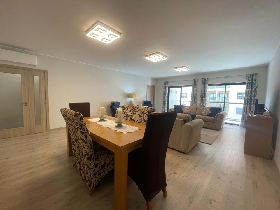 Apartamento T3 para Venda em Portimão Foto 5