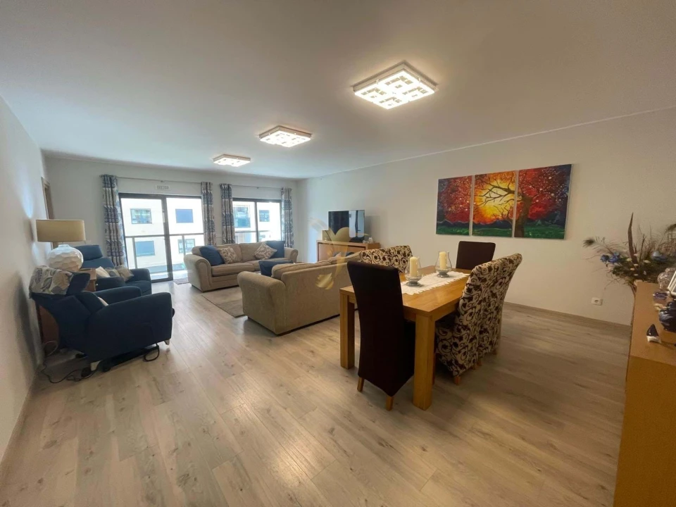 Apartamento T3 para Venda em Portimão Foto 4