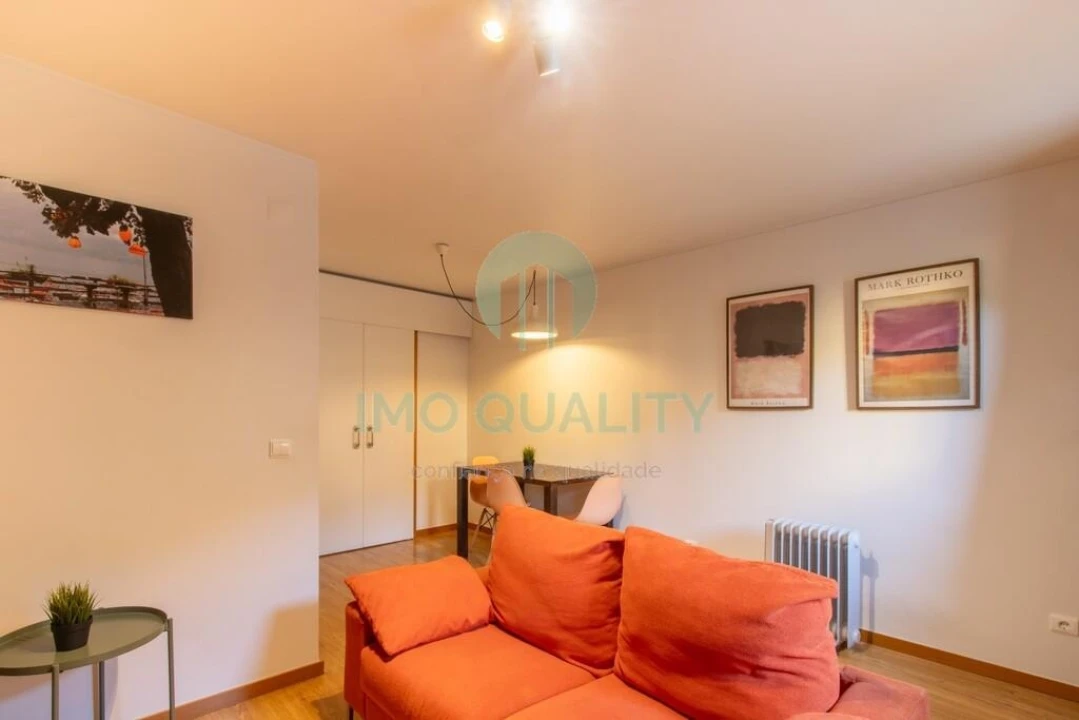 Apartamento T1 para Arrendamento em Lordelo do Ouro e Massarelos Foto 9