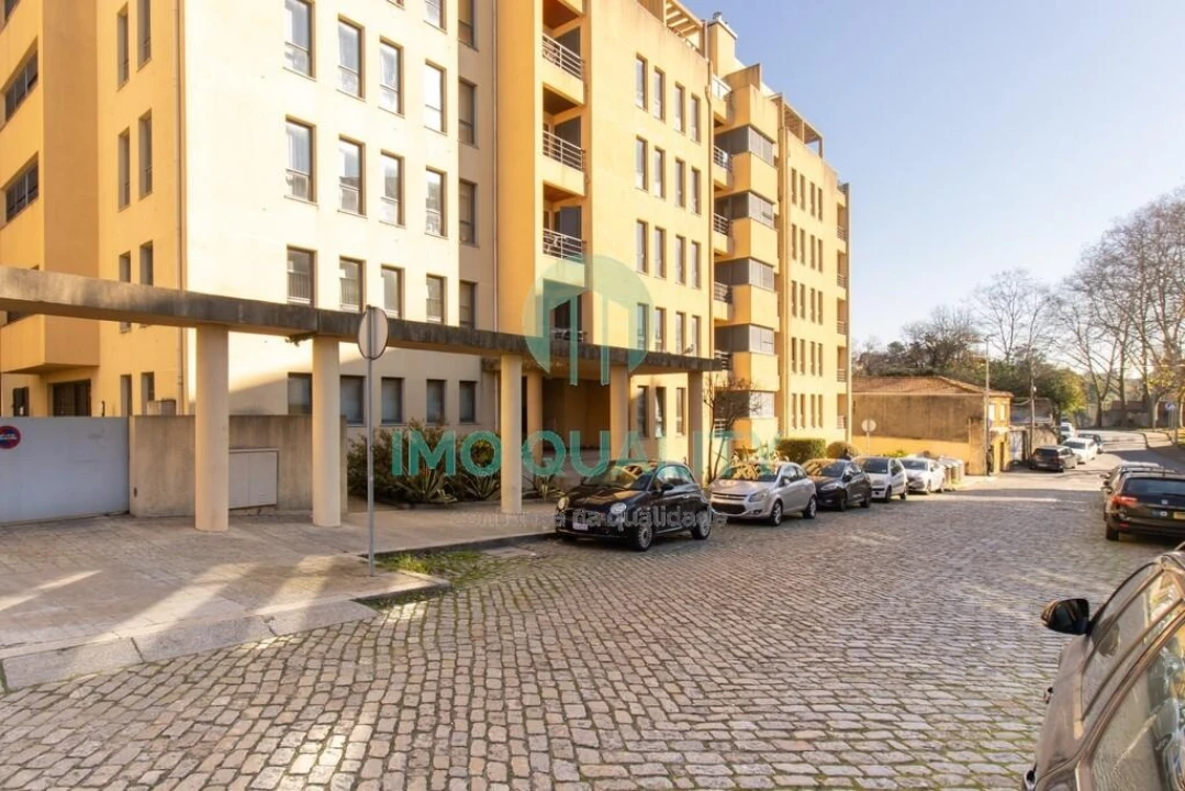 Apartamento T1 para Arrendamento em Lordelo do Ouro e Massarelos Foto 13