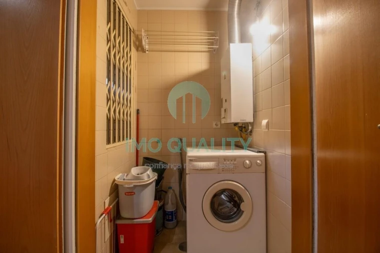 Apartamento T1 para Arrendamento em Lordelo do Ouro e Massarelos Foto 8