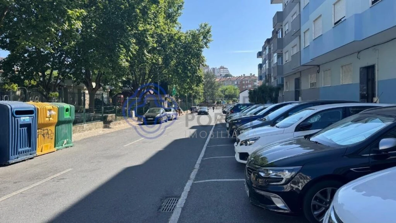 Apartamento T2 para Venda em Agualva e Mira-Sintra Foto 2